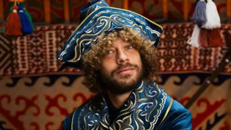 Блогер Илья Варламов "притворился казахом"