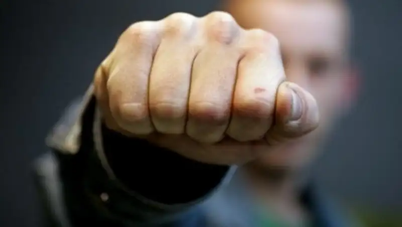 Массовую драку возле ночного клуба в Костанае засняли камеры видеонаблюдения