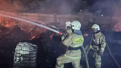 тушение пожара, фото - Новости Zakon.kz от 03.09.2023 10:10