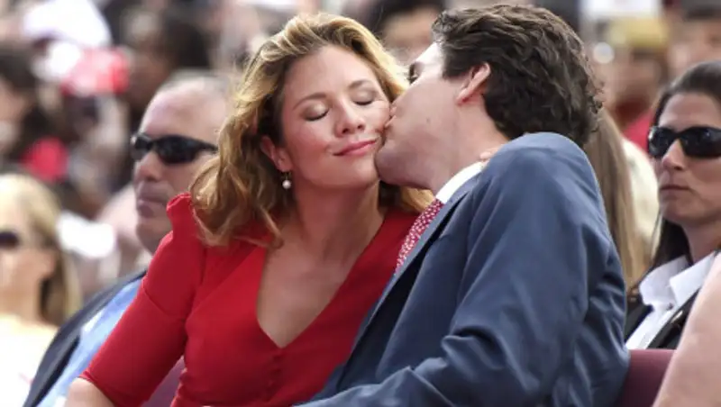 Премьер-министр Канады с супругой помещены под карантин