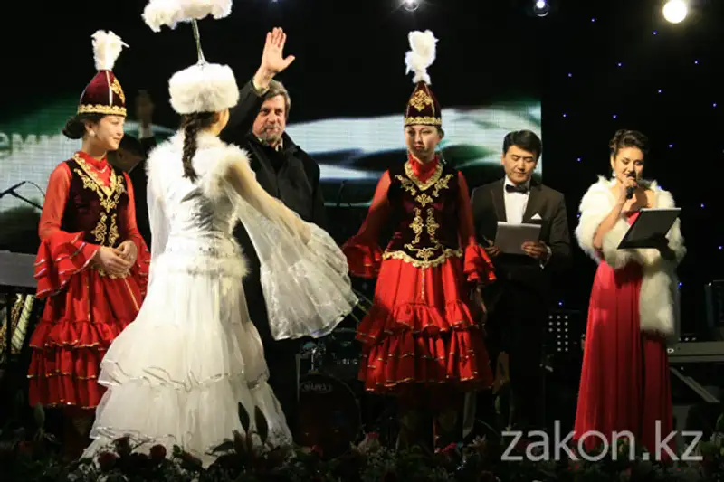 В Алматы открылся II Международный студенческий кинофестиваль «Бастау» (фото) В Алматы открылся II Международный студенческий кинофестиваль «Бастау» (фото), фото - Новости Zakon.kz от 24.10.2012 17:07