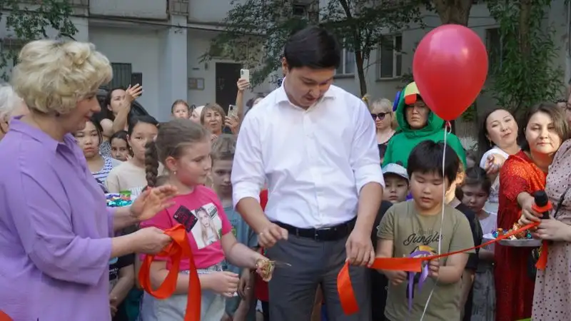 Любимый мой дворик: новые игровые площадки открыты в районе "Сарыарка"