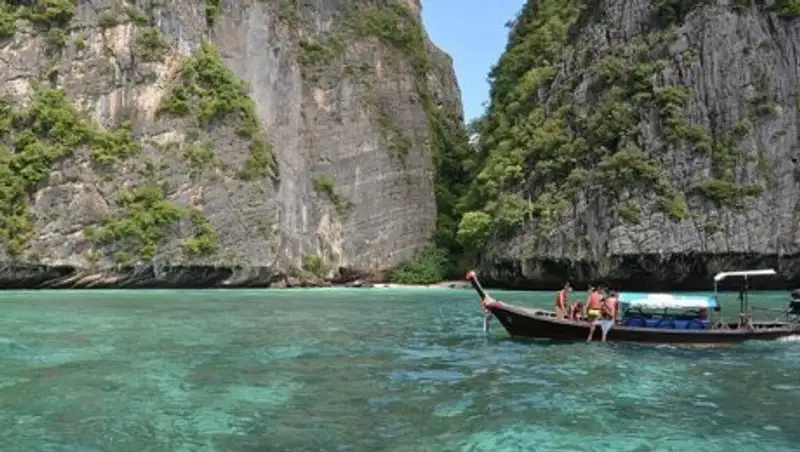 Названы 6 главных причин гибели туристов за границей