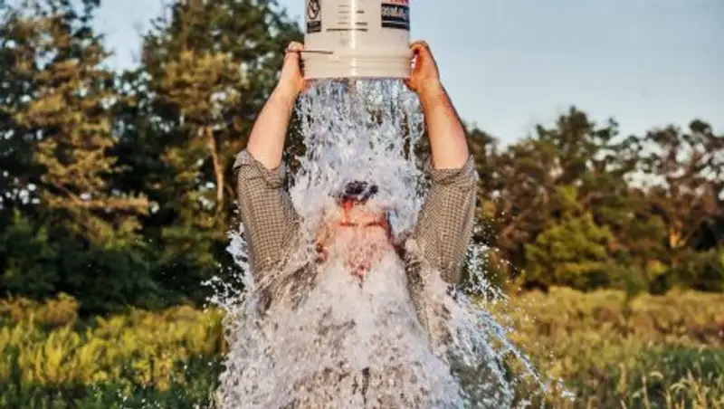 Акция Ice Bucket Challenge помогла выявить причины бокового амиотрофического склероза