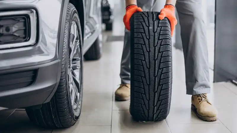 Когда водителей в Казахстане начнут штрафовать за летние шины