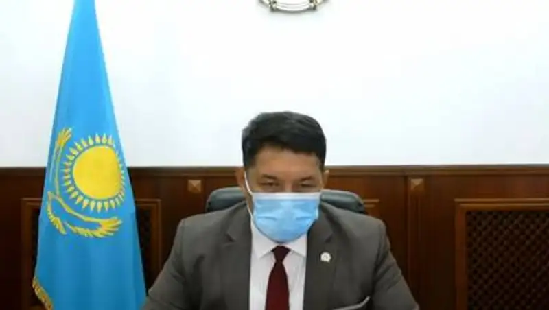 Аким Павлодара назвал свою зарплату