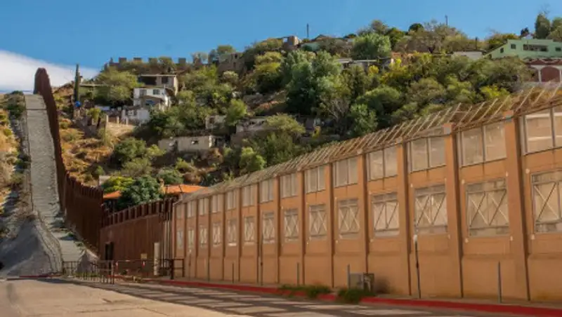 Число мигрантов у границы с США сократилось на 40%