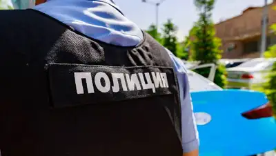 Женщина с коляской воровала телефоны с футбольных площадок в Нур-Султане , фото - Новости Zakon.kz от 31.08.2022 13:17