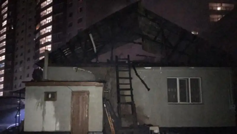 Частный дом чуть не взорвался в Алматы