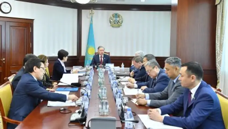 Нигматулин провел заседание Бюро Мажилиса