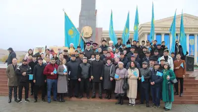 День Республики в Уральске отметили патриотическими акциями