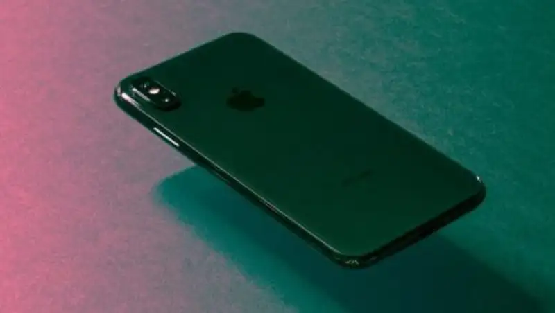 Блокируют ІPhone и вымогают деньги - полиция Астаны предупреждает о мошенниках