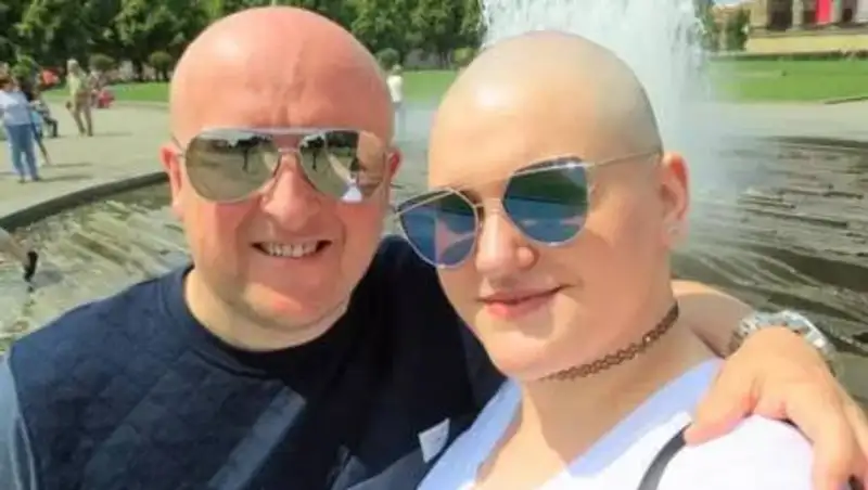 Женщина симулировала смертельный рак и собрала миллионы тенге