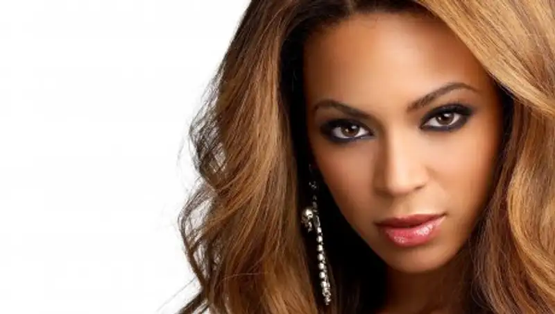 У Бейонсе на концерте пошла из уха кровь