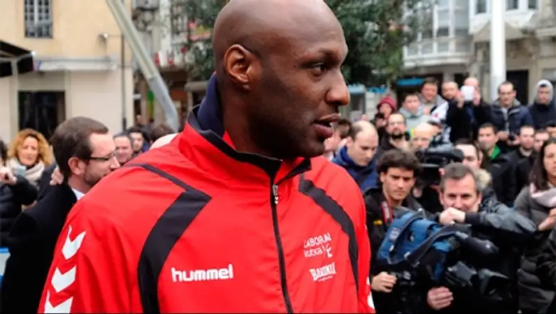 Чемпион НБА упал в обморок в борделе