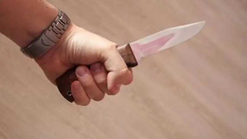 Ссора между работником и начальником в Шымкенте переросла в поножовщину