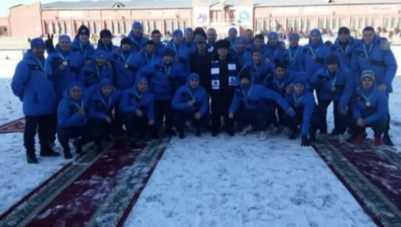 Футболистам «Окжетпеса» вручили золотые медали