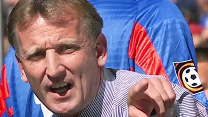 Чемпиону мира в составе сборной Германии предложили чистить туалеты