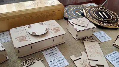 выставка открылась в стенах музея Достоевского в Семее, фото - Новости Zakon.kz от 25.04.2023 12:27