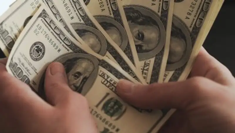 В октябре казахстанцы купили 304 млн. долларов