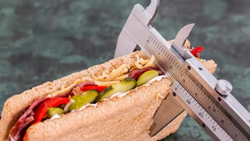 Как избежать лишнего веса во время отпуска