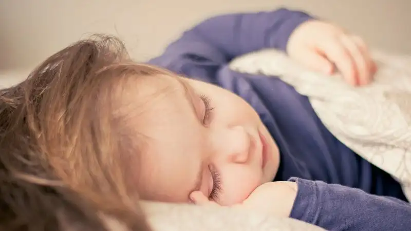 Ученые выяснили, что дневной сон может усилить тревогу