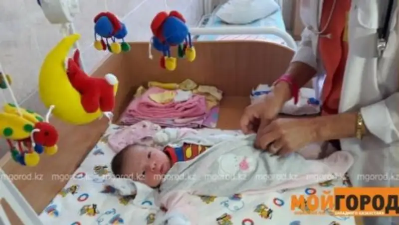 Бросившая пятимесячного ребенка на стройке мать решила его забрать