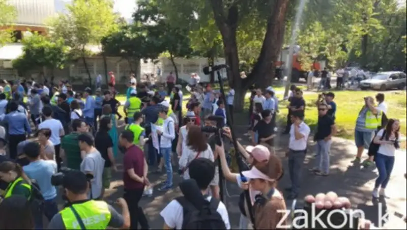 Закон по проведению мирных митингов вступит в силу 6 июня