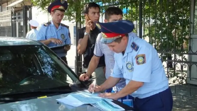 Петропавловские таксисты ездят без страховок и водительских прав