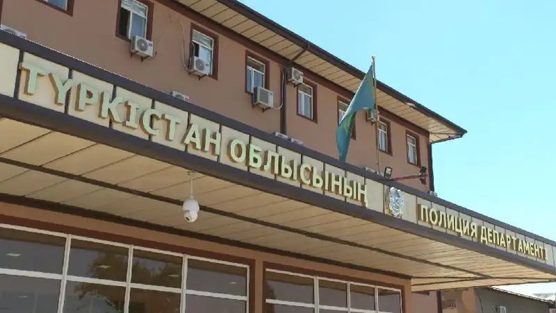 Вооруженный мужчина ворвался в дом в Туркестанской области