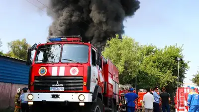 пожарная машина , фото - Новости Zakon.kz от 21.04.2022 10:24