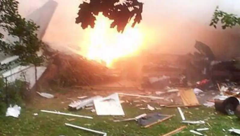 В Чикаго грузовой самолет упал на частный дом