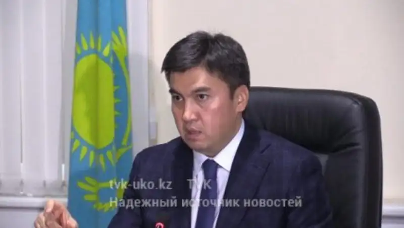 Аким Шымкента обязал чиновников отвечать на комментарии жителей города в соцсетях