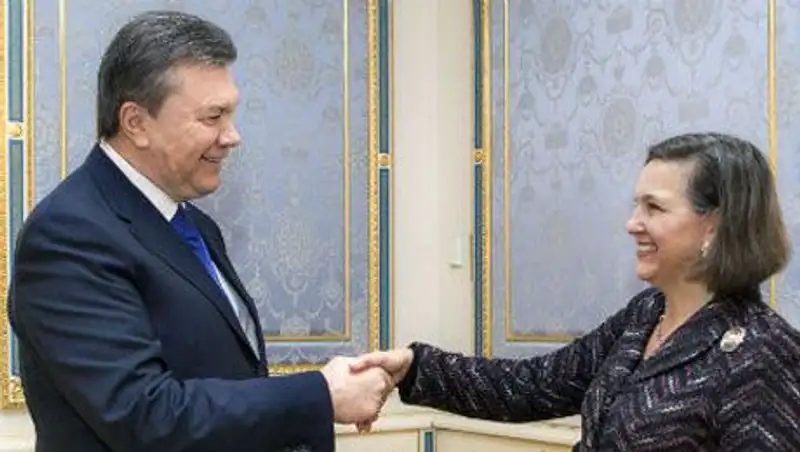 Американский дипломат извинилась за ругань в адрес Евросоюза