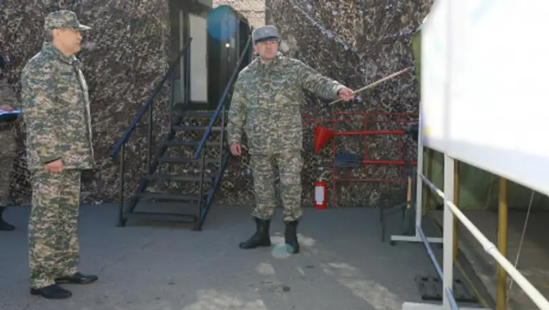 Министр обороны проинспектировал воинские части и учреждения Акмолинского гарнизона