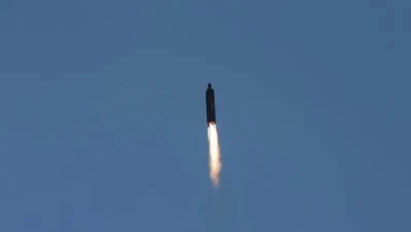 В Японии объяснили, почему военные не сбили ракету КНДР