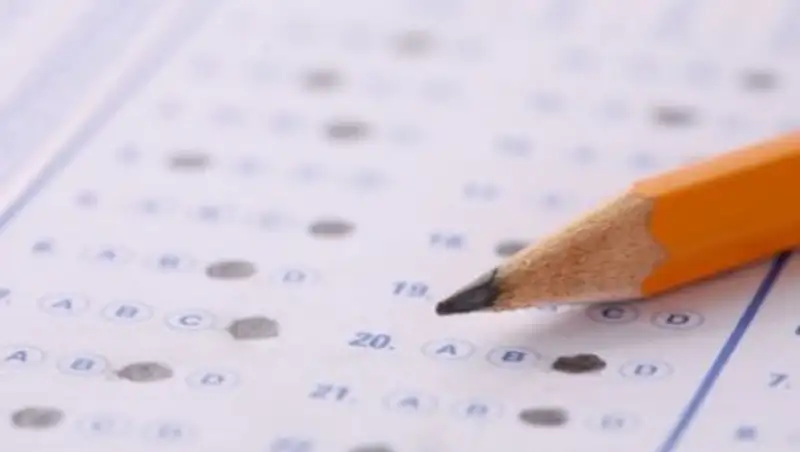 В центре ЕНТ рассказали, как в тесты попали вопросы про Баян Есентаеву и Нуртаса Адамбаева