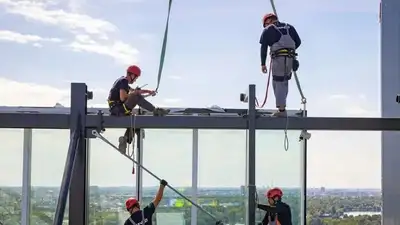 Альпинисты упали с высоты в Астане: кто виноват в трагедии, фото - Новости Zakon.kz от 14.10.2023 02:07