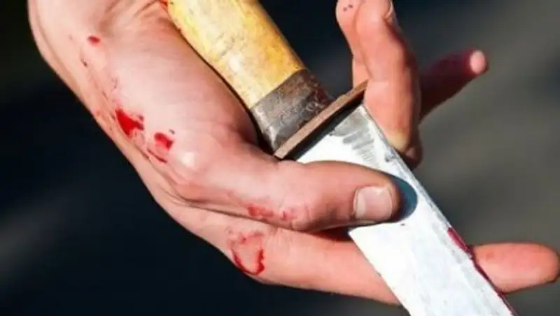 В Актау двое парней доставлены в больницу с ножевыми ранениями