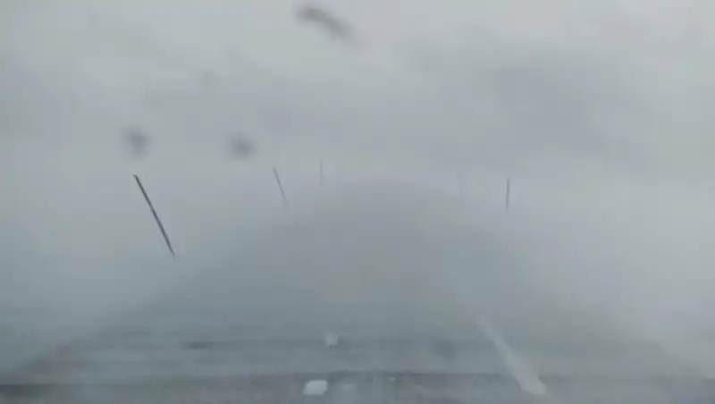 В Алматинской и Костанайской областях частично перекрыты дороги