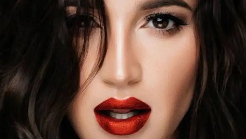 Бузова записала провокационное видео с резидентом Comedy club