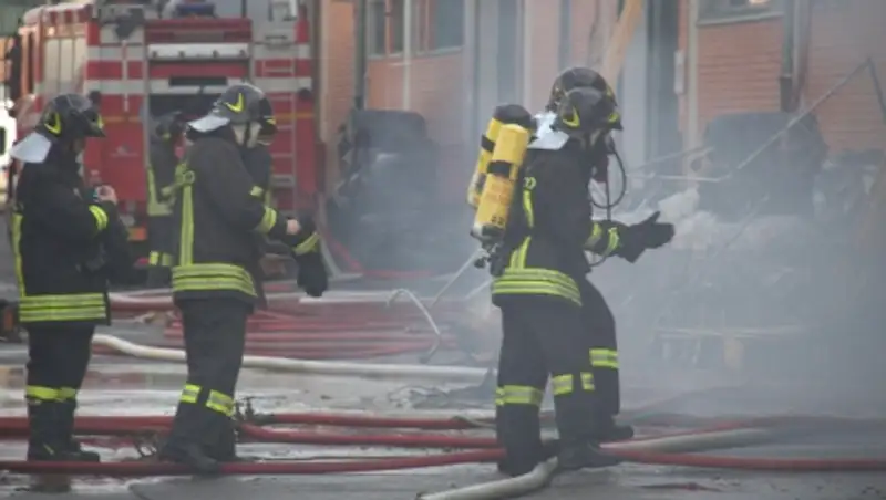 Под Неаполем взорвалась пиротехническая фабрика