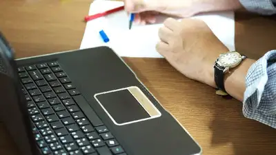 можно ли совмещать учебу с работой в госучреждении, фото - Новости Zakon.kz от 10.10.2022 14:32