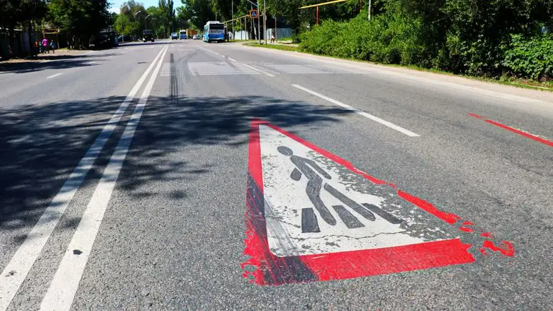 В Алматы временно перекроют движение по проспекту Абая