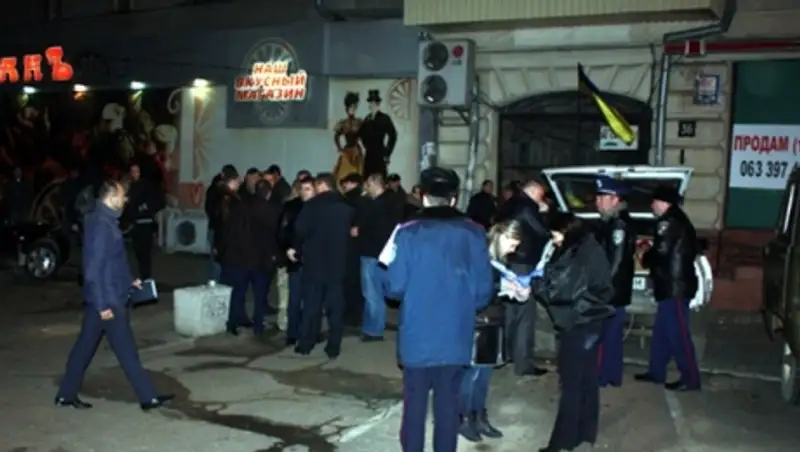 В Одессе во время движения поезда взорвали железнодорожные пути 