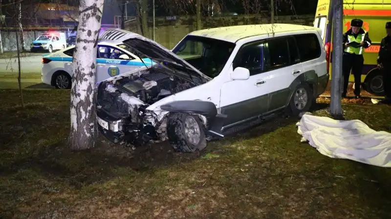 Водитель джипа умер за рулем в Алматы