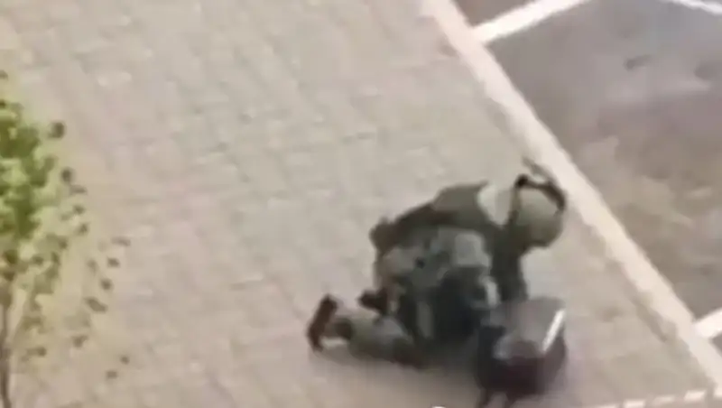 В Астане "разминировали" чемодан