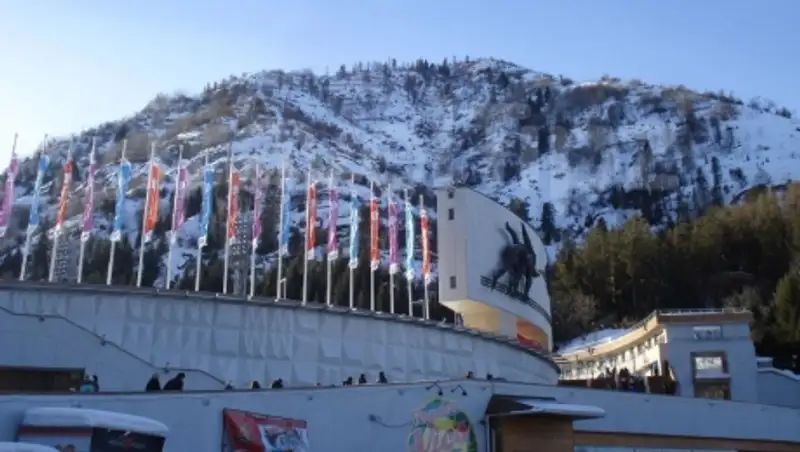 Как устроен «Медеу»