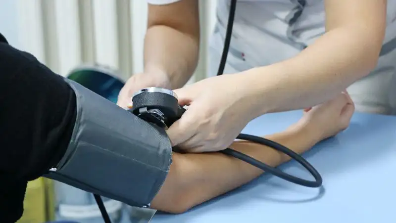 2304 казахстанца лечатся от COVID-19