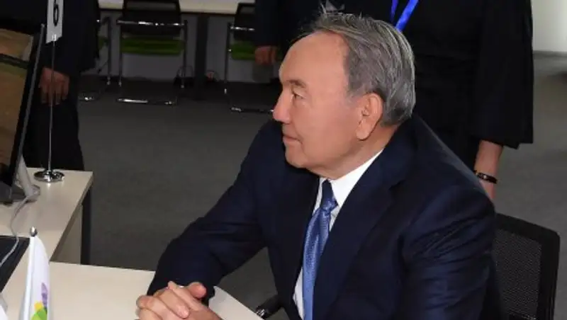 Президент посетил детский реабилитационный центр